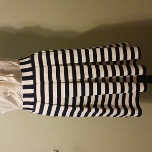 SPECIAL 2/$25 Striped navy pleated skirt